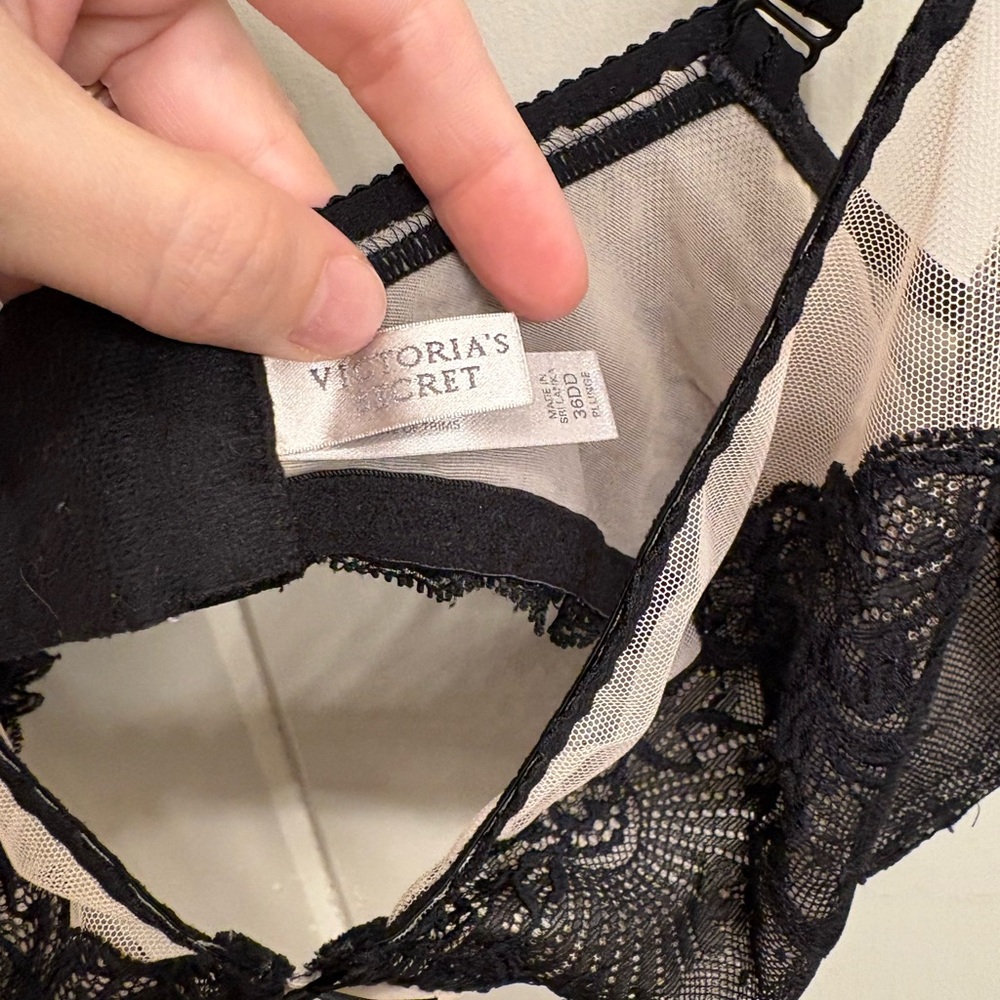 Victorias Secret Vintage Tan & Nude Plunge Bra 36DD - Picture 5 of 8